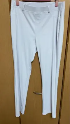 ほぼ新品　ホワイト　パンツ　ボトムス　アンクル丈　伸縮　L
