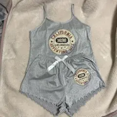 グレーのパジャマ
