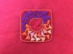 カラフルなニャンドゥティレース　刺繍　四角モチーフ