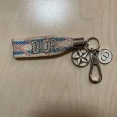 Diorチャーム クリスチャンディオール ホワイトピンクブルー