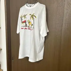 白Ｔシャツ　ロゴ入り　フリーサイズ　大人カジュアル　新品、未使用品