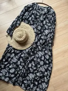 オススメ　スタジオクリップ　黒白　花柄　総柄　ナチュラル　ワンピース