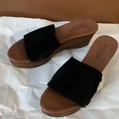 エネス　サンダル