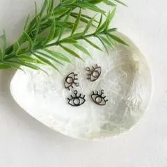 透かし目玉チャーム