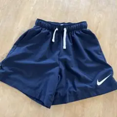 Nike ネイビーハーフパンツ　xs 130