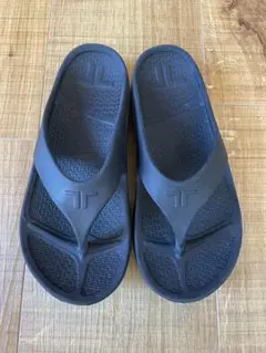 TELIC（テリック）リカバリーサンダル　FLIPFLOP ULTRASOFT