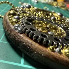 歯車デザインキーホルダー　ゴールド×シルバー【ハンドメイド】