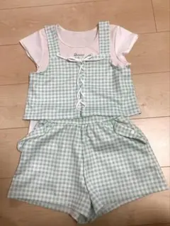 ジュニア　キッズ　水着　４点セット　１４０センチ