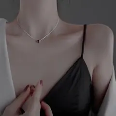 ワンポイント♡　シルバー　ネックレス　シンプル　ブラック　レディース　高級感