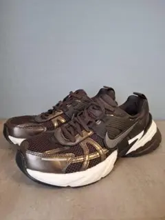 【美品】NIKE V2K RUN 24cm メタリックブラウン