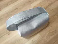 シルバーハンドバッグ