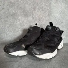 Reebok レディース　ブラック　スニーカー23.5