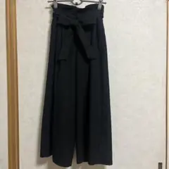 アーバンリサーチ　リボン付き黒ワイドパンツ