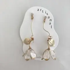 新品　ゾーラ　Zoule artisanal linda ピアス 花　ホワイト