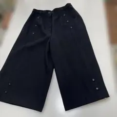 ブラック ボタン付き キュロット 13号　　ウール100%