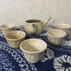 太田垣蓮月尼『和歌彫 煎茶碗』茶道具 今日の一品『手捏ね 煎茶急須と煎茶碗』 大田垣蓮月作｜骨董品