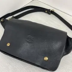 極美品✨ イルビゾンテ ボディバッグ ショルダーバッグ レザー ブラック