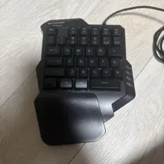 【値下げ交渉⭕️】有線コンパクトキーボード 手首サポート付き
