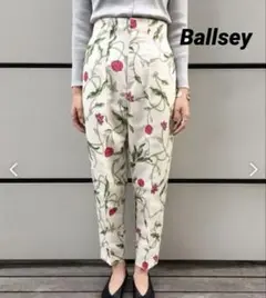 Ballsey ボールジィフラワープリントハイウエストテパードパンツ 34 S