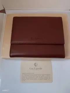Guy Laroche 三つ折り財布（箱付き）