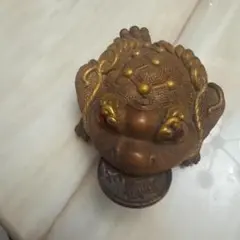 金色と茶色のカエルの置物2