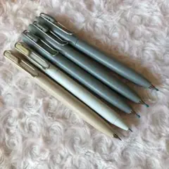 Ａ−13　三菱鉛筆 ボールペン ユニボール ワン F