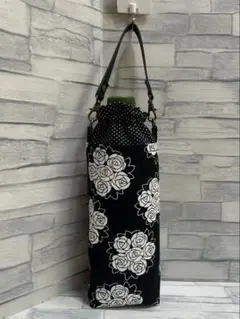 ハンドメイド　ペットボトルカバー　ペットボトルホルダー　黒　薔薇