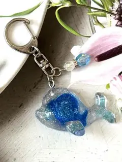 夏のスペシャル　鯨クジラの親子　琉球グラス入り　　バッグチャーム