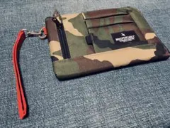 INDISPENSABLE クラッチバッグ カモ