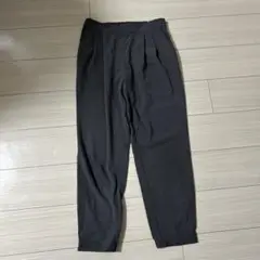グレー プリーツスラックス ウエストゴム