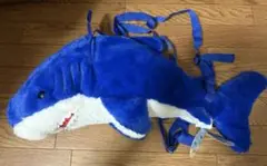 ふわふわサメ　ぬいぐるみリュック