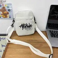 スマホショルダーバッグ グラフィックプリント