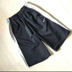 Nike ブラック ハーフパンツ S　黒　ナイキ
