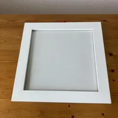 ホワイトの額縁
