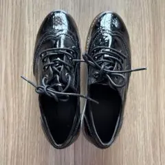 ブラックエナメル調オックスフォードジュース　ドレスシューズ