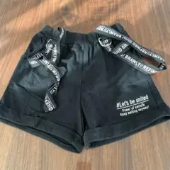 黒パンツ カジュアル
