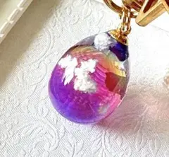 新作‼️黄昏時の空ドロップのキーホルダー　夕焼け　雲入りレジン　涙型　空レジン