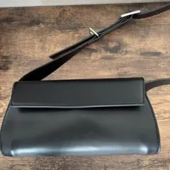 黒のレザーショルダーバッグ 横長
