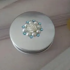 【ハンドメイド 】小物入れ 水色 スワロフスキー