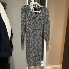 花柄ロングワンピース 長袖 Vネック