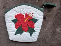 ハイビスカス刺繍ポーチ
