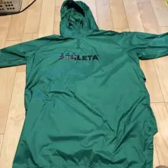 ATHLETA グリーン ピステ ウィンドブレーカー　ポンチョ