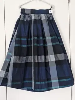 ネイビー系チェック フレアスカート　タグつき新品