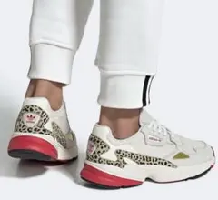 adidas 23.5センチ