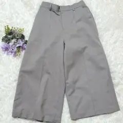 avv アーヴェヴェ　センタープレスワイドパンツ　ガウチョパンツ　グレー