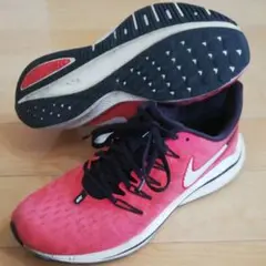NIKE zoom vomero 14