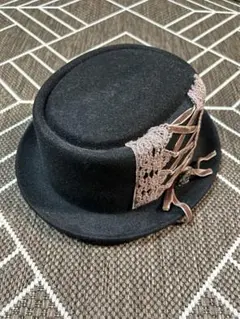 axes femme レースアップクラシックハット　黒
