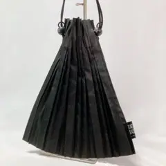 【美品】PLEATS PLEASE イッセイミヤケ 巾着ポーチ バッグ BK