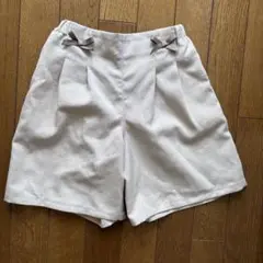 Be Be リボン付きライトベージュショートパンツ　140