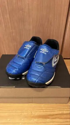 umbro トレシュー　17cm